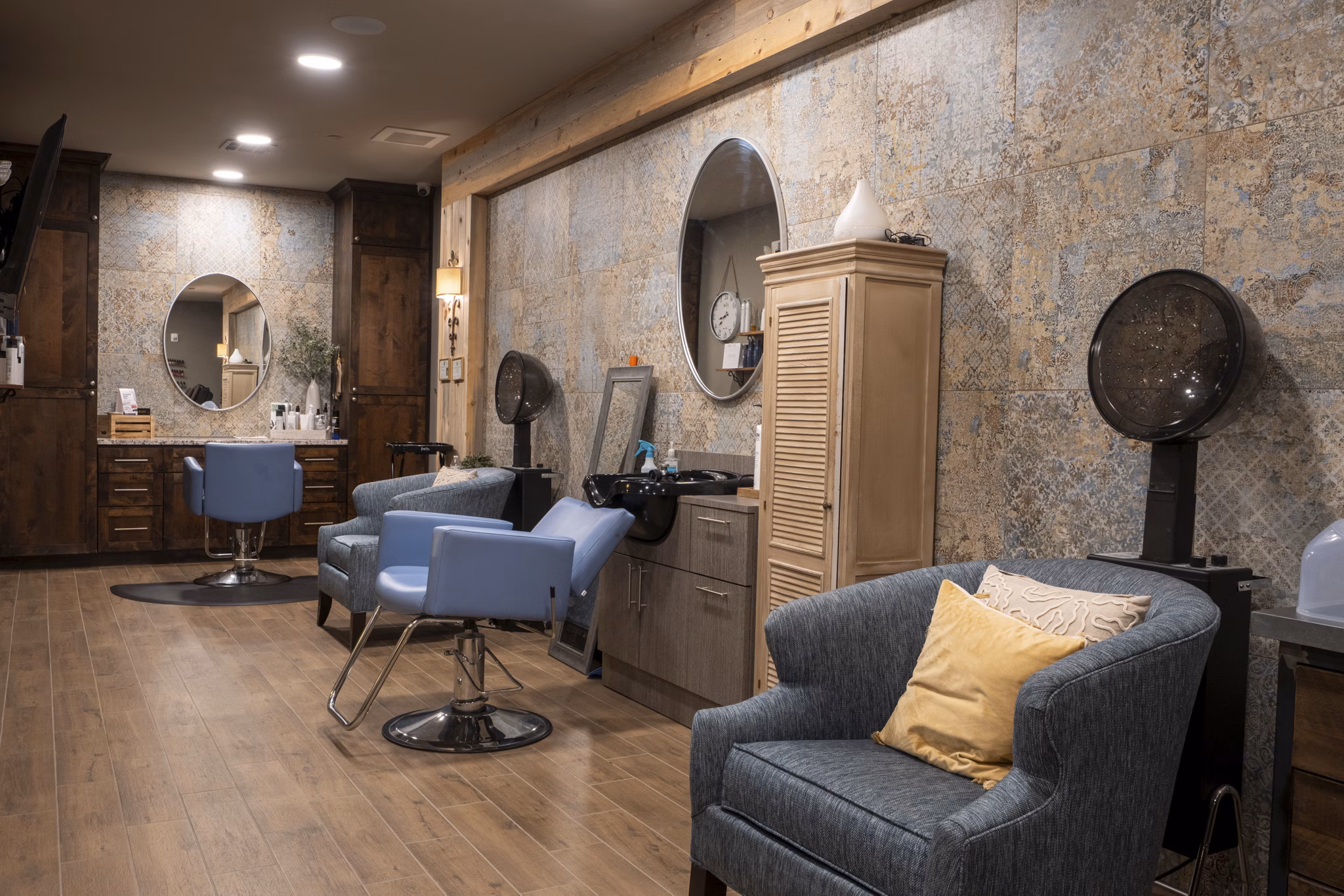 hair salon at Alders Rockwall Apartments