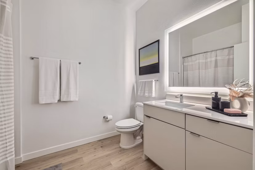 bathroom at Knox Apartments 