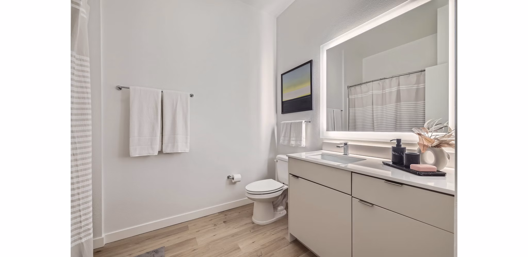 bathroom at Knox Apartments 