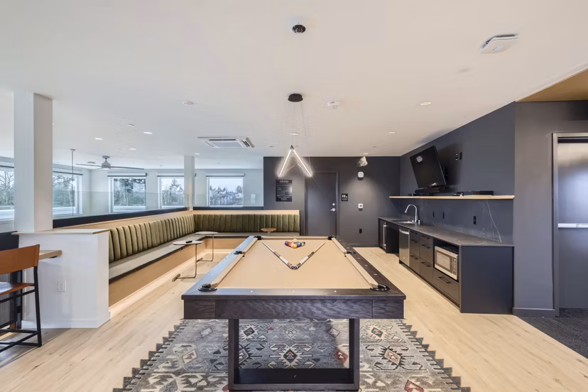 clubhouse at Knox Apartments 