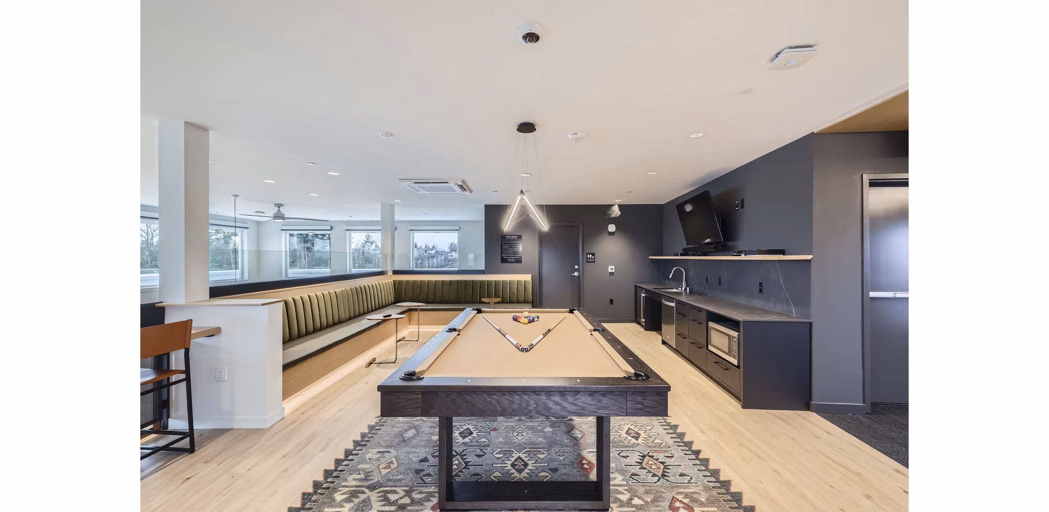 clubhouse at Knox Apartments 