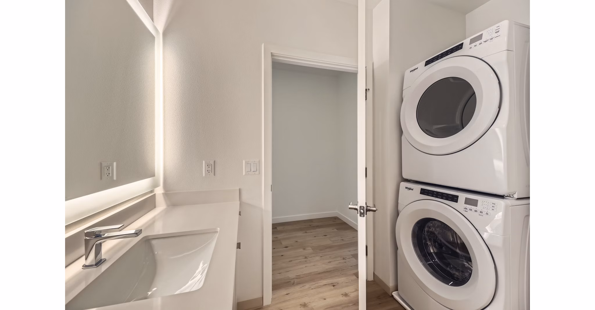 laundry facility at Knox Apartments 