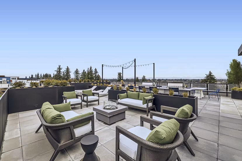 grill area at Knox Apartments 