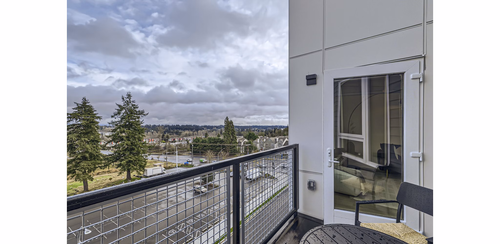 patio at Knox Apartments 