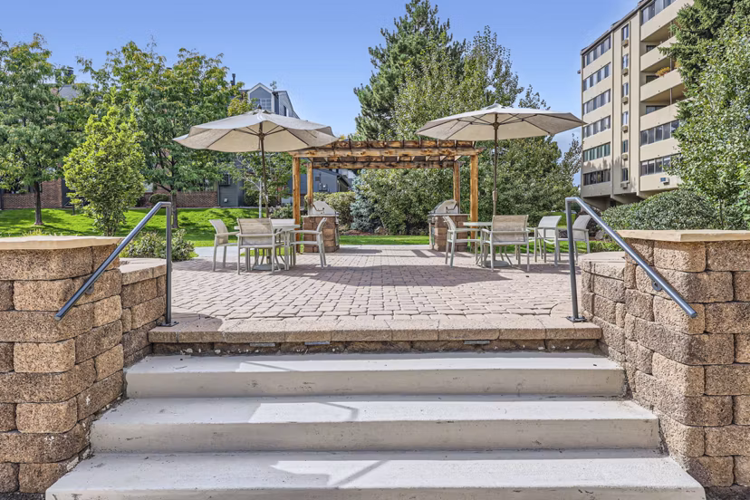 grill area/patio at Edge DTC Apartments