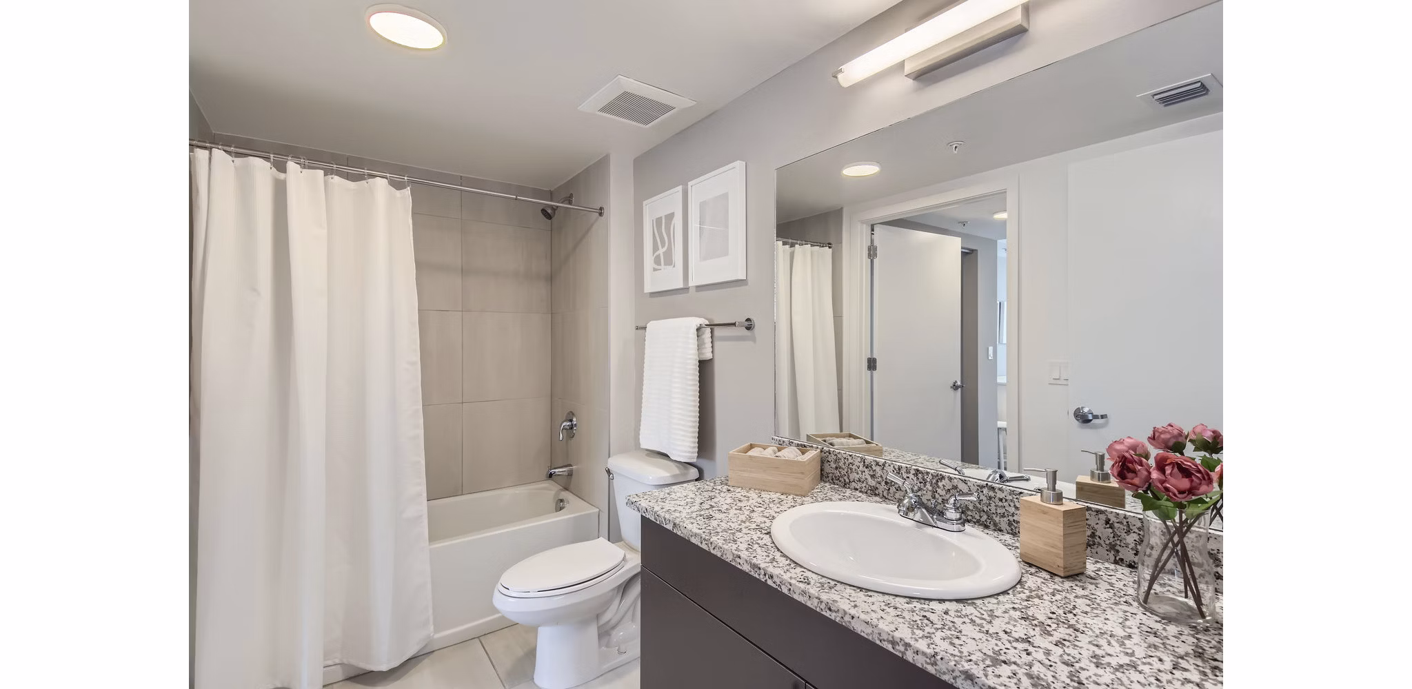 bathroom at Amelia Apartments