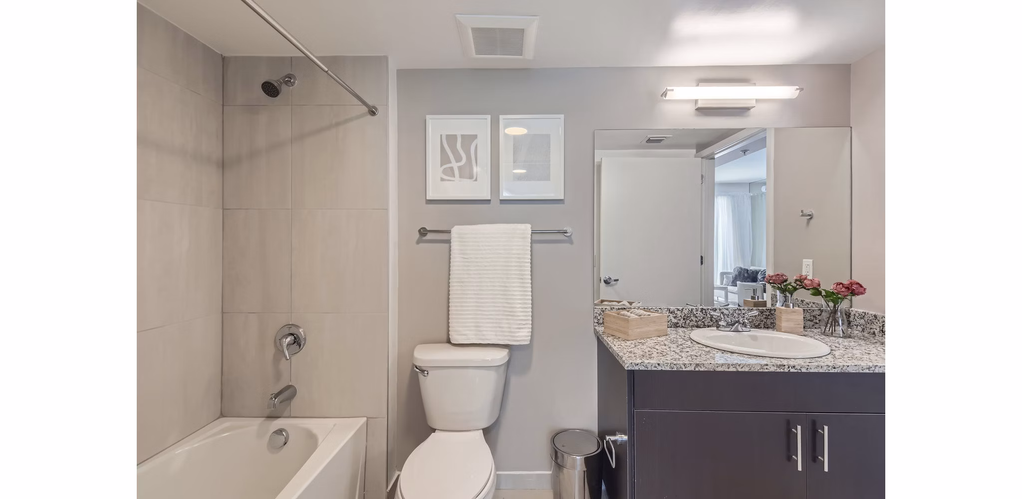 bathroom at Amelia Apartments
