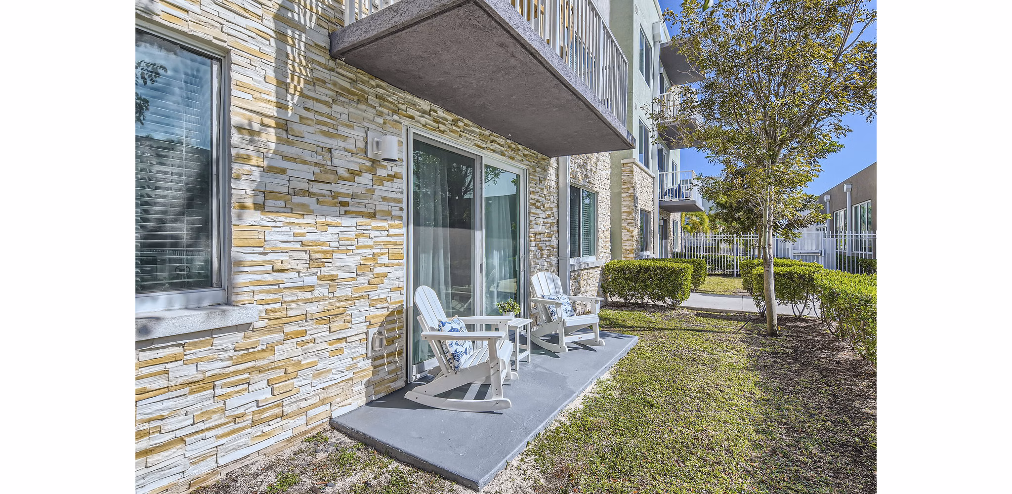 patio at Amelia Apartments