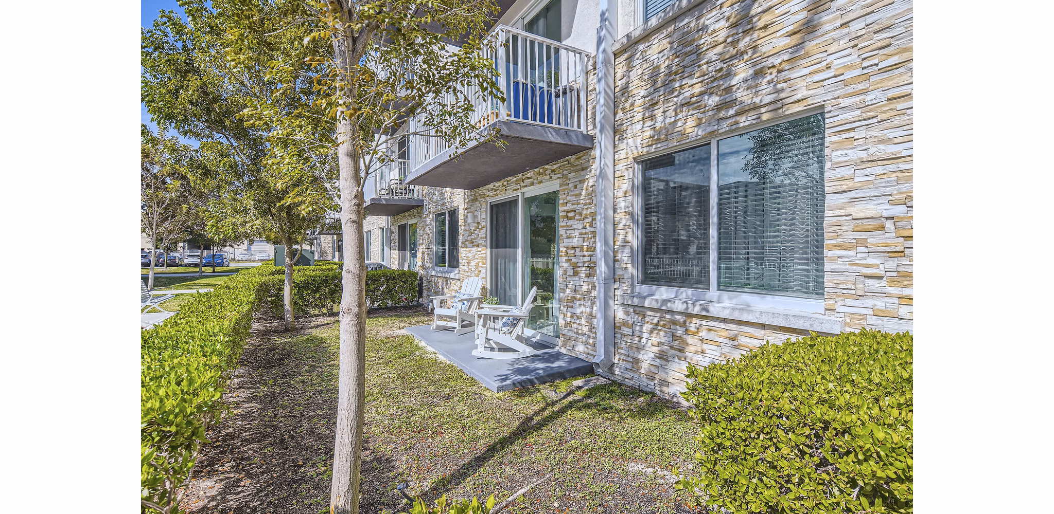 patio at Amelia Apartments