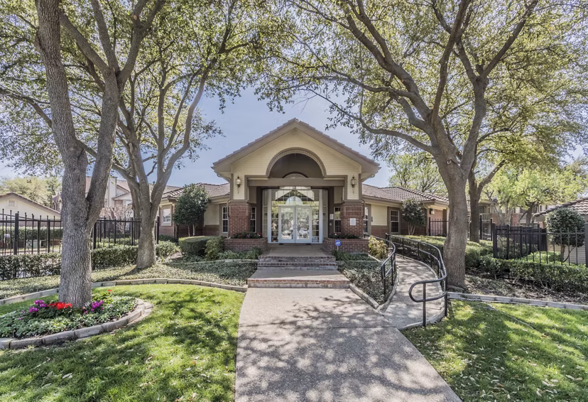 clubhouse at Canterbury Courts Apartments