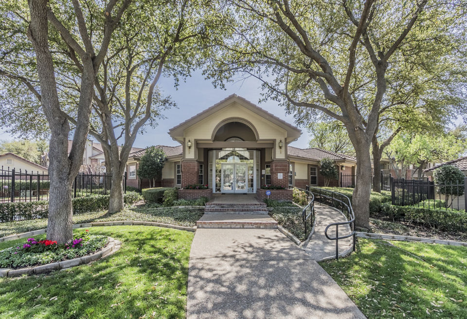 clubhouse at Canterbury Courts Apartments