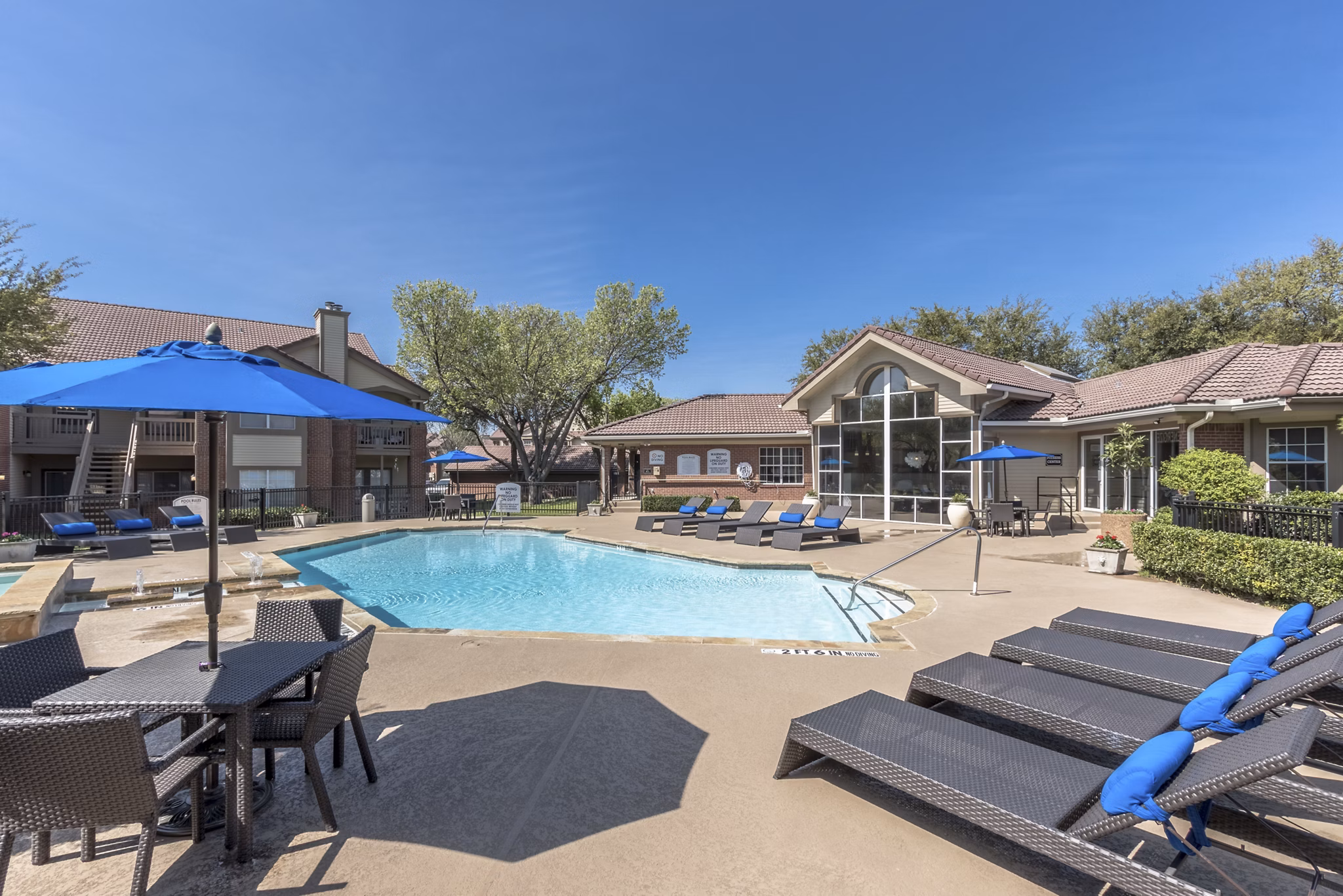 pool at Canterbury Courts Apartments