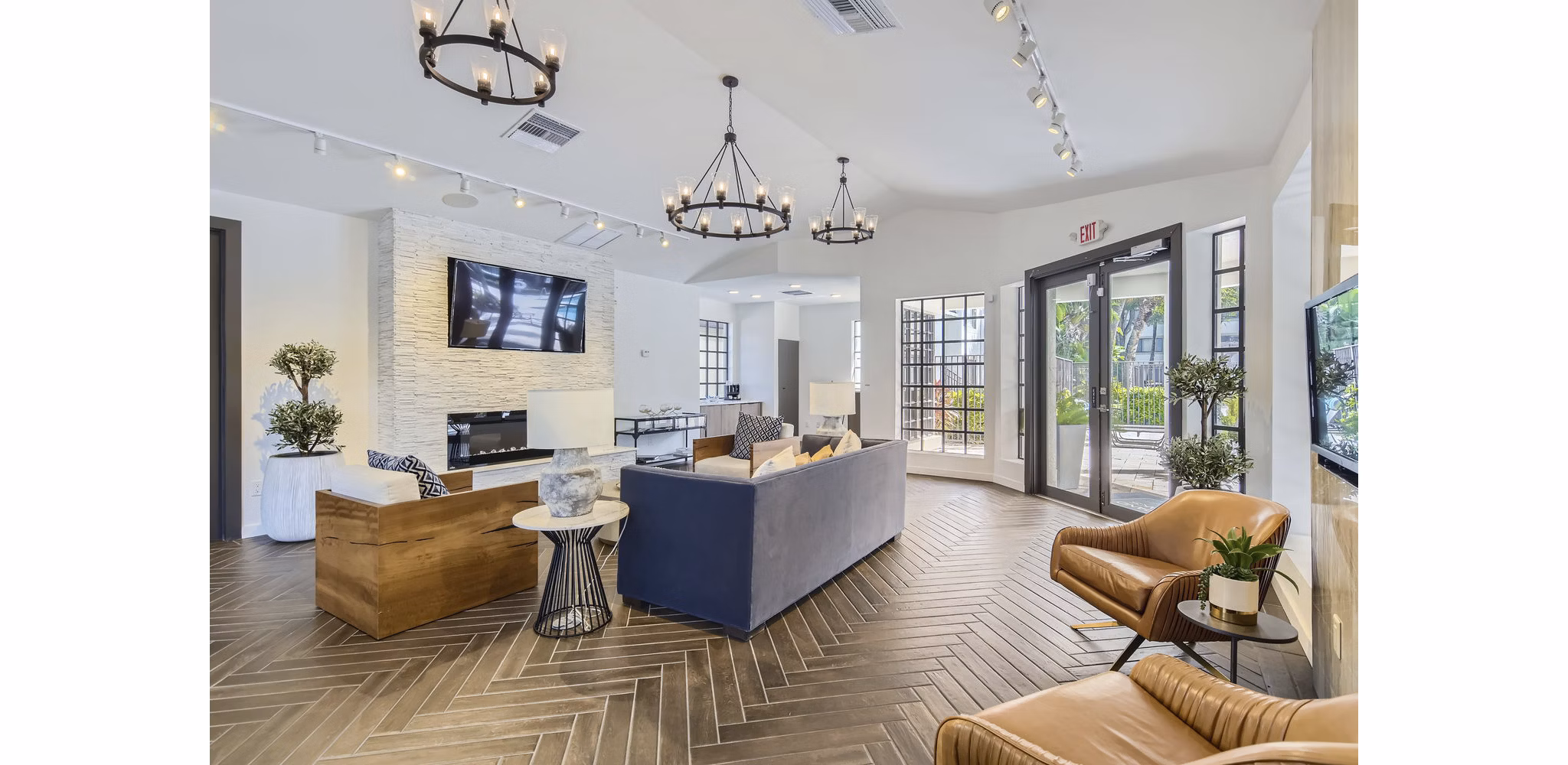 clubhouse at Cascades at the Hammocks Apartments