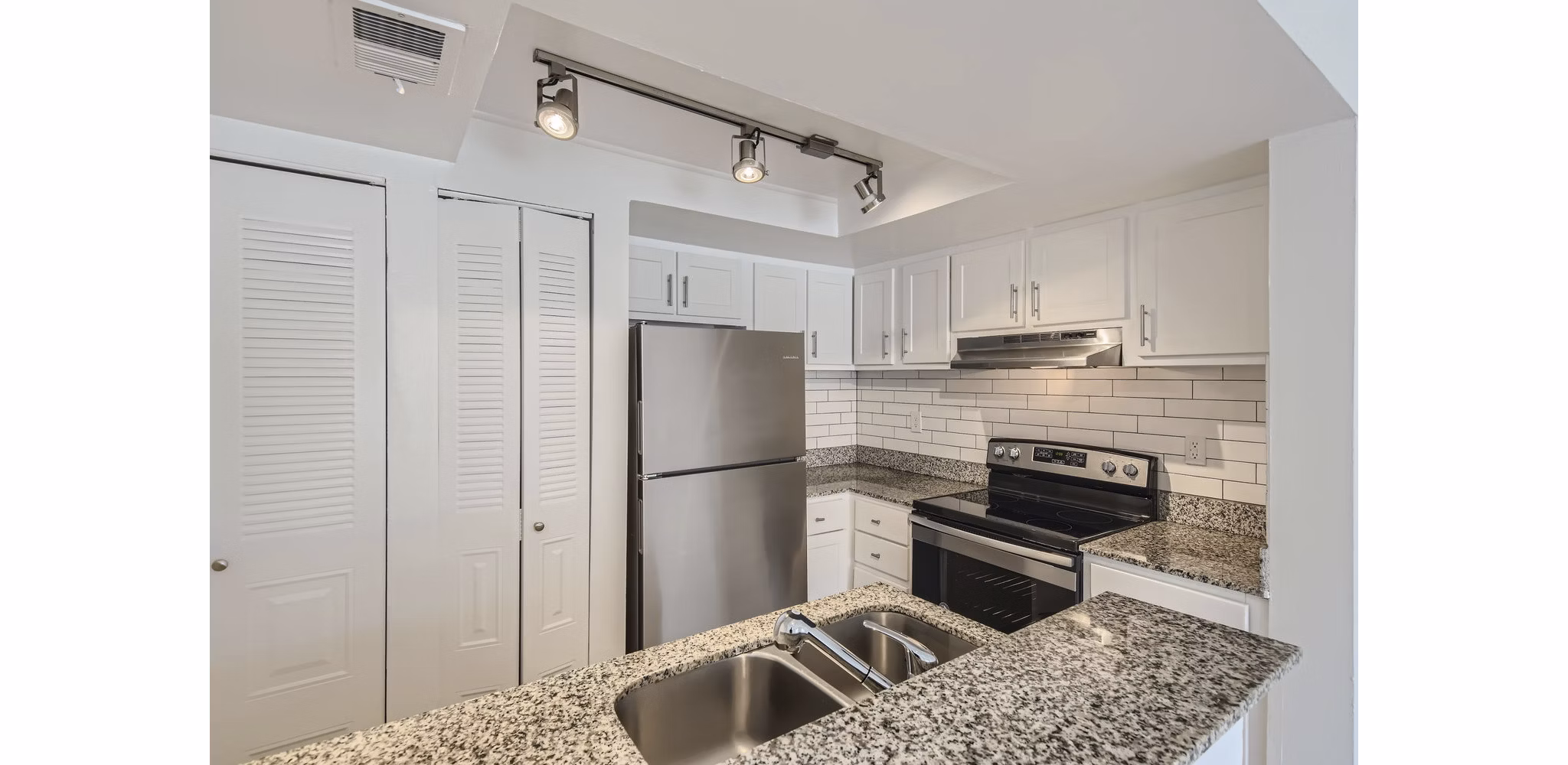 kitchen at Cascades at the Hammocks Apartments