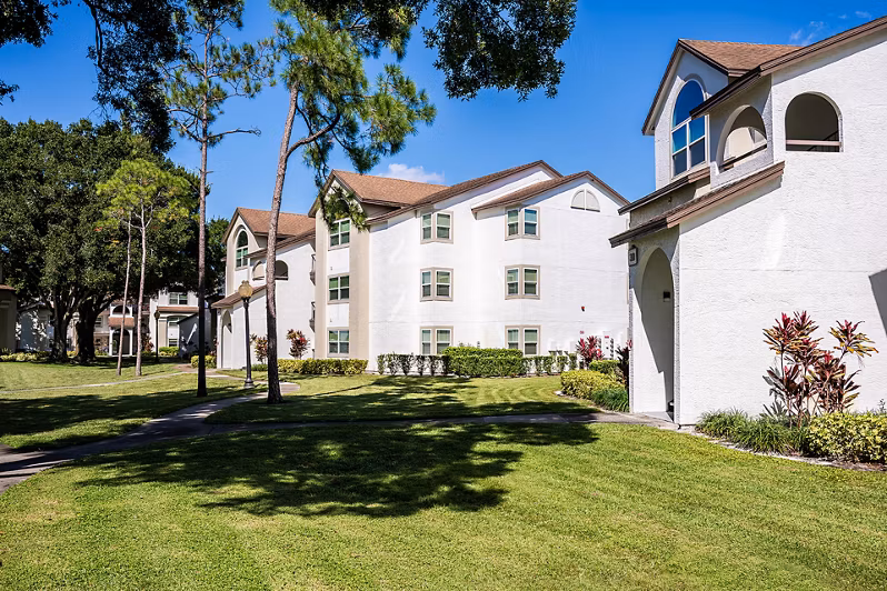 building at Emerald Grove Apartments
