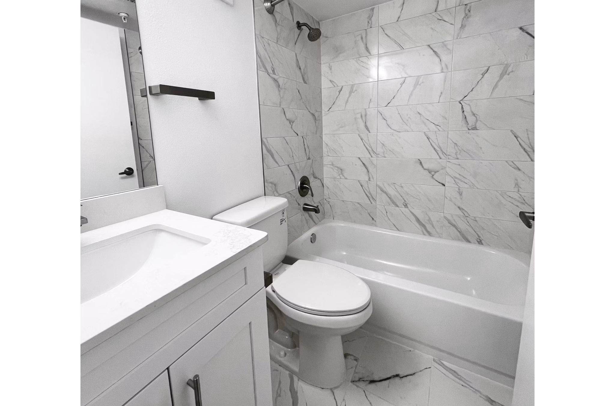 bathroom at Emerald Grove Apartments