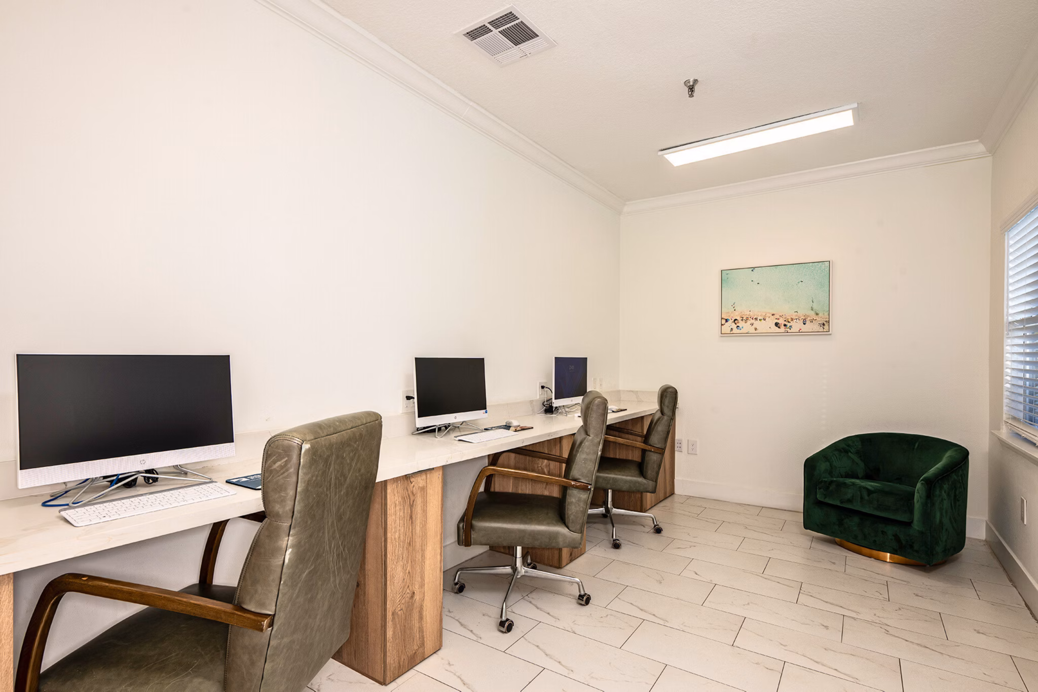 Clubhouse/Lobby at Emerald Grove Apartments