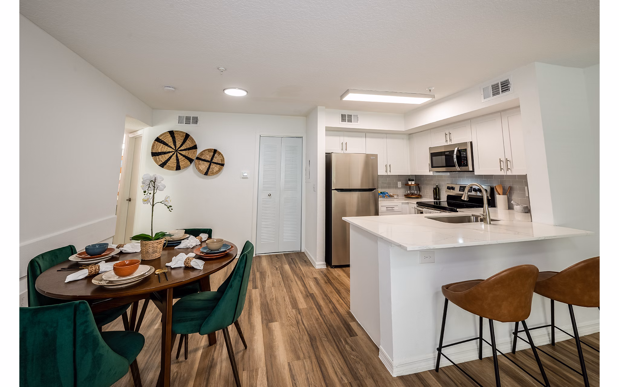 Dining Room at Emerald Grove Apartments