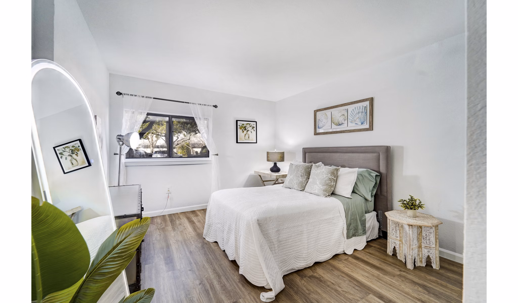 bedroom at Emerald Palms Apartments