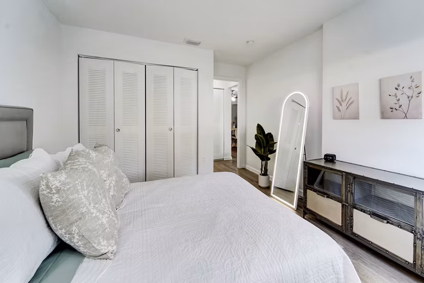 bedroom at Emerald Palms Apartments