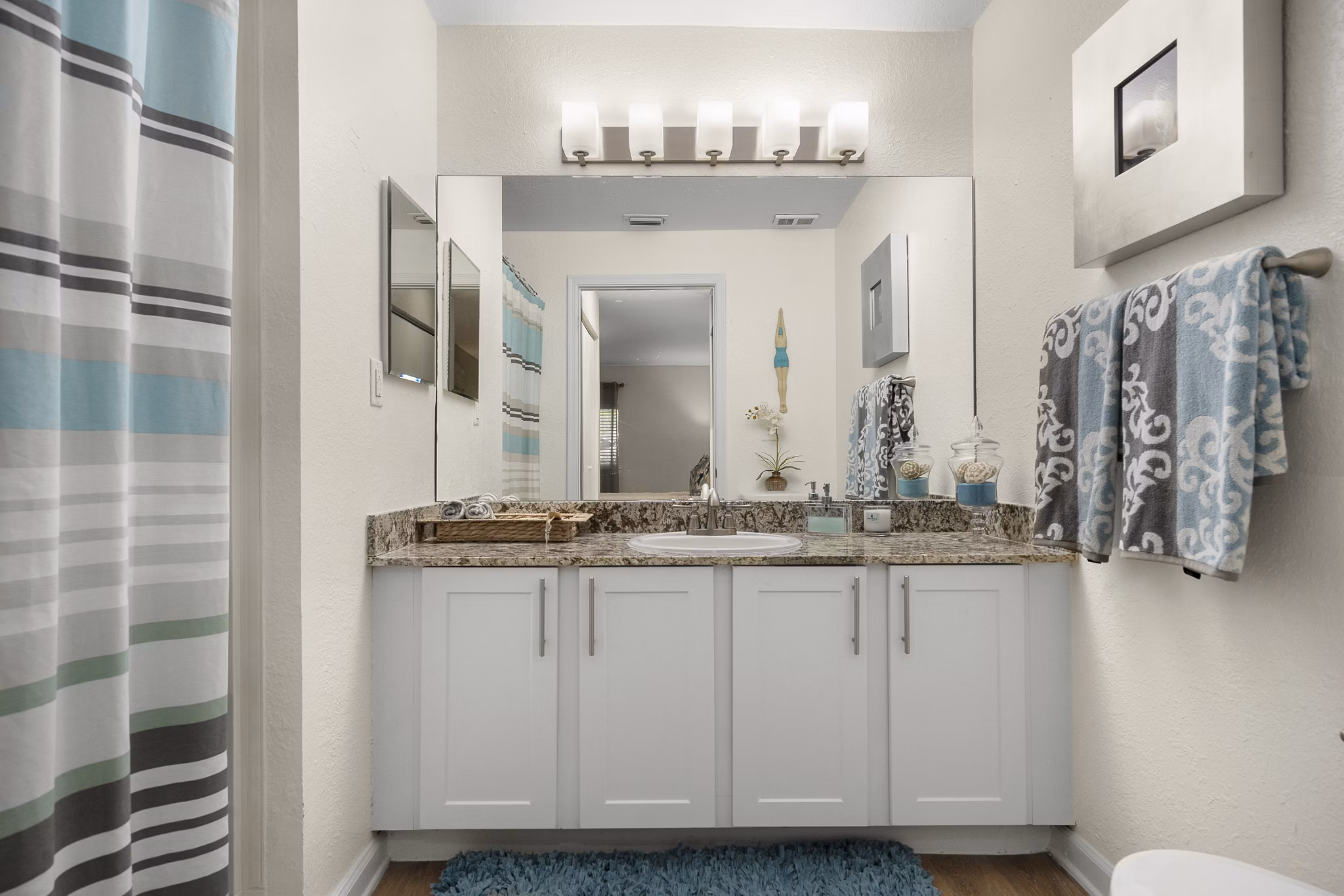 bathroom at Emerald Palms Apartments