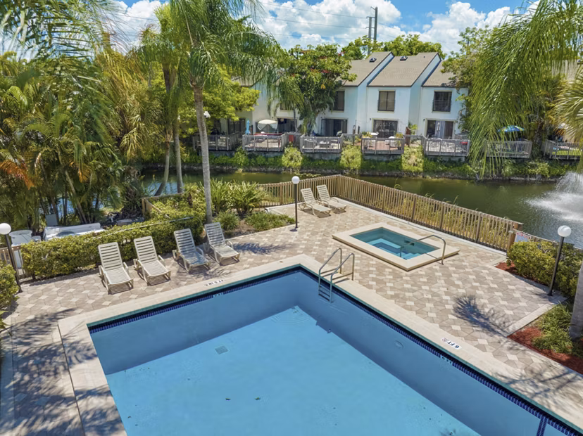 pool at Emerald Palms Apartments