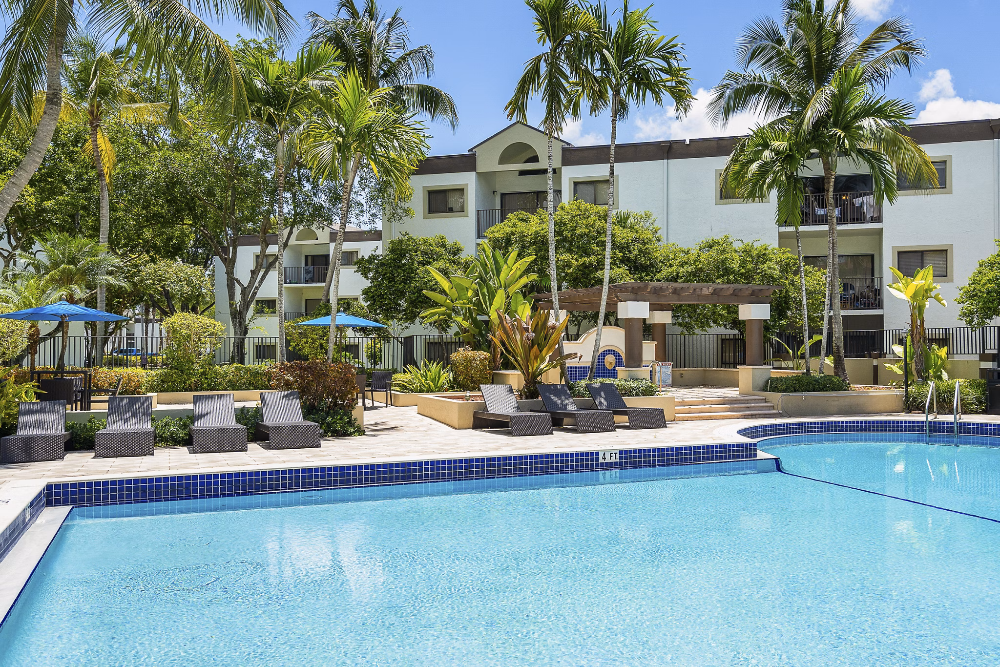 pool at Emerald Palms Apartments