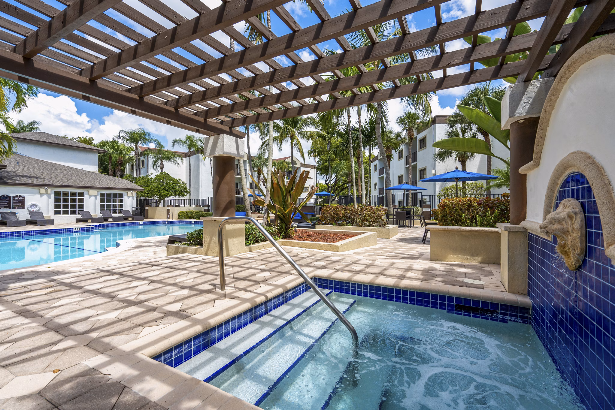 pool at Emerald Palms Apartments