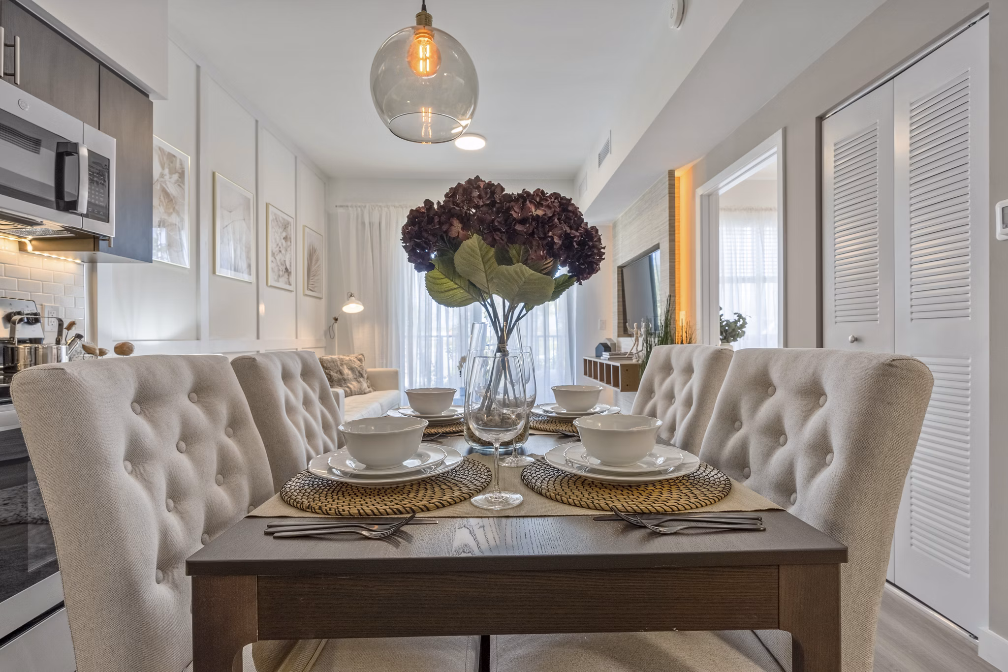 dining room at LoHi Gold Apartments