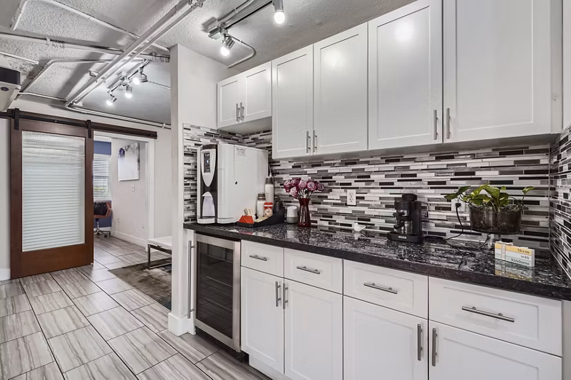 clubhouse at Ludlam Point Apartments