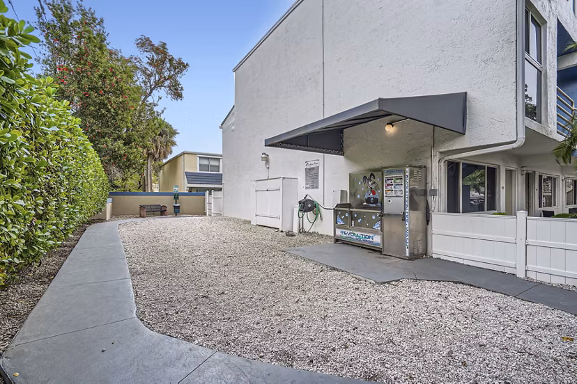 dog wash station at Ludlam Point Apartments