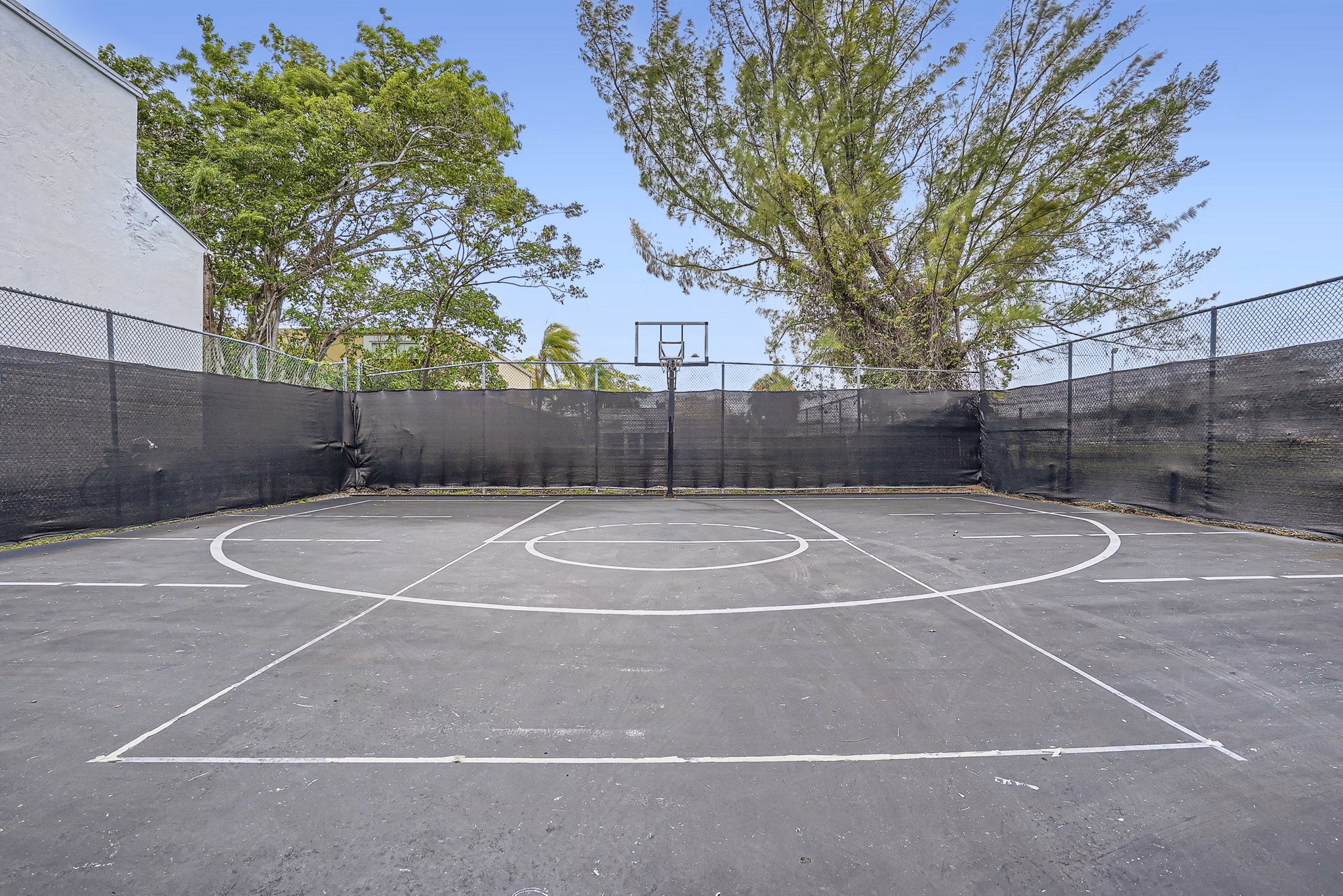 sport court at Ludlam Point Apartments