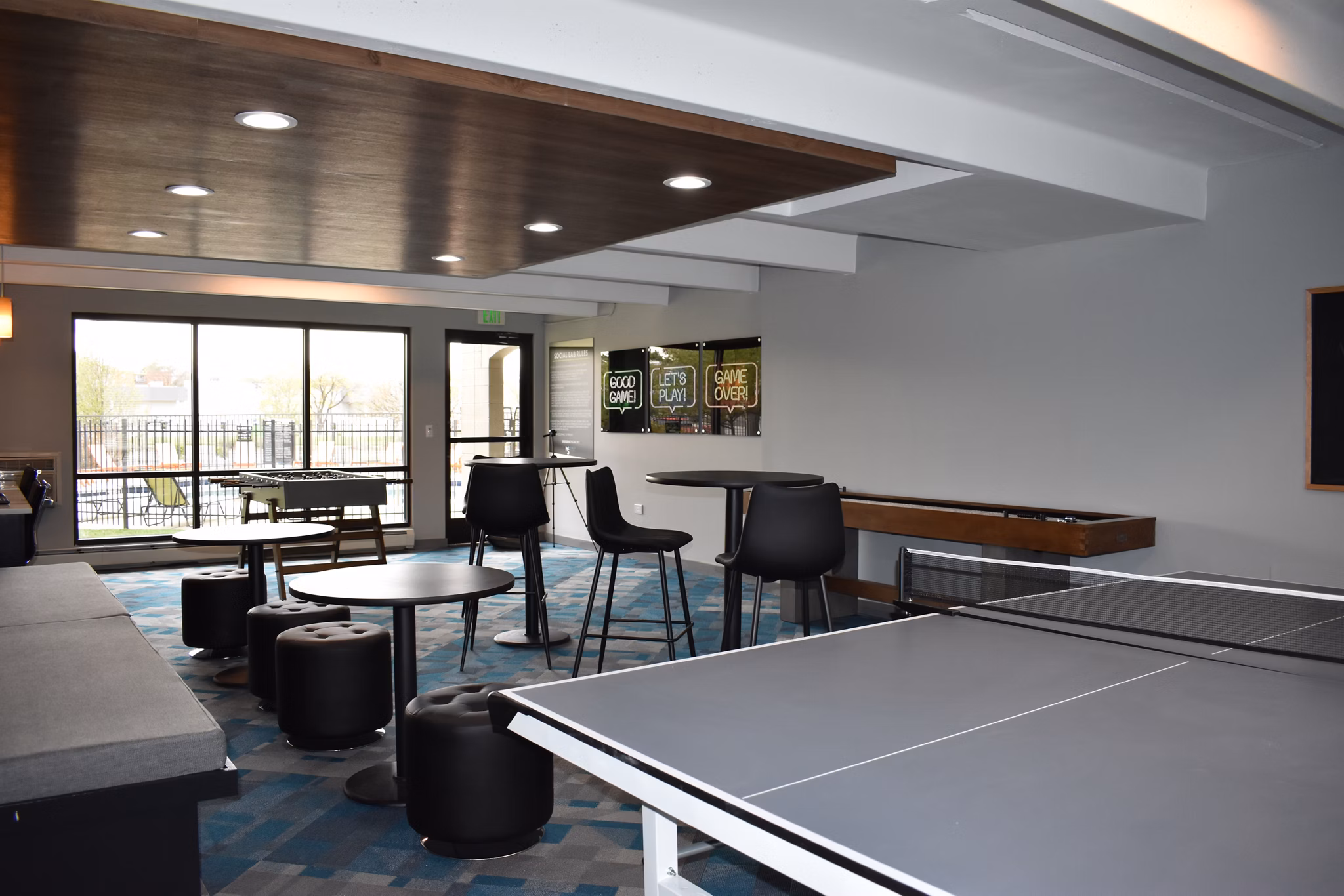 game room at Monaco South Apartments