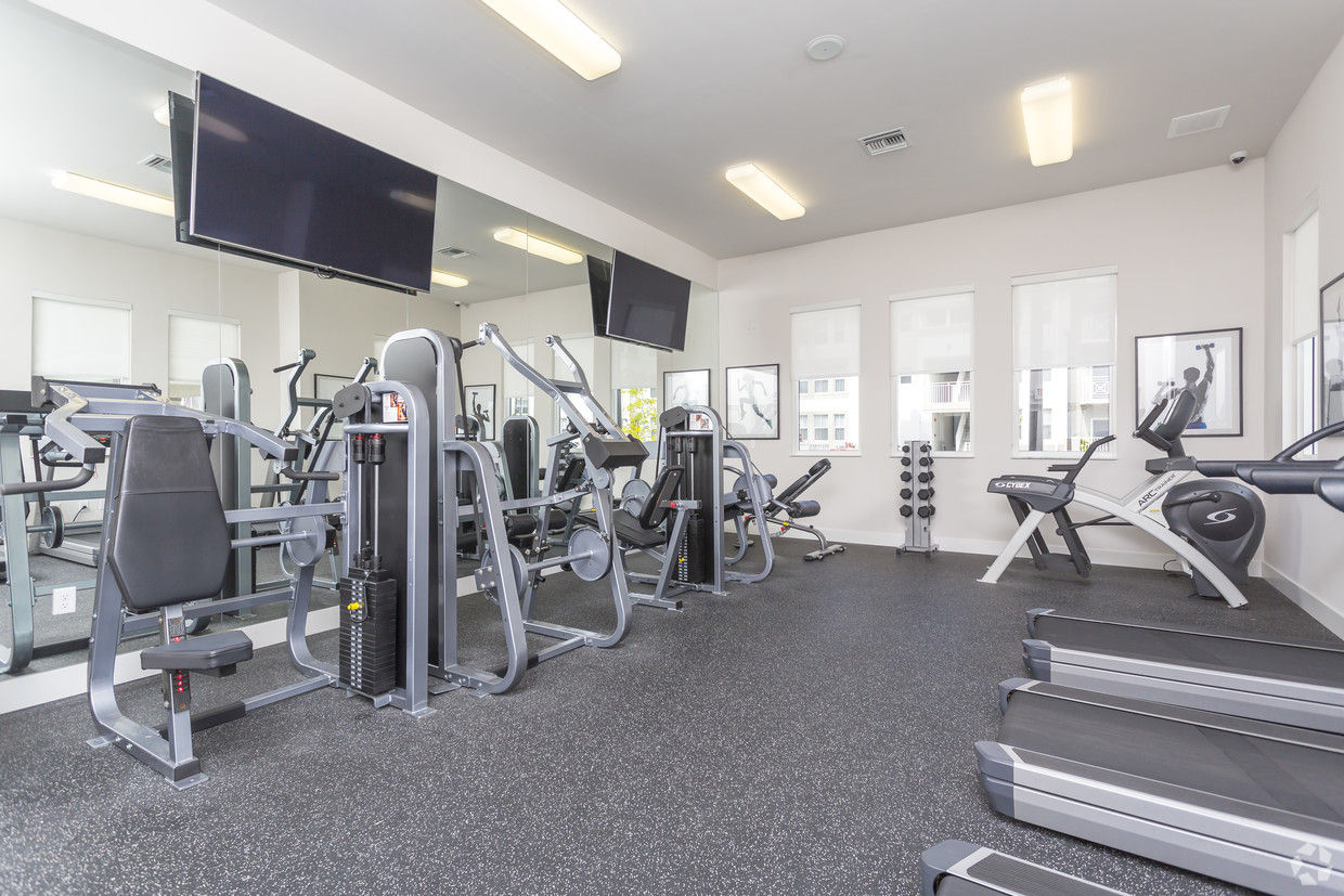 Gym at The Olivia (2 of 4)