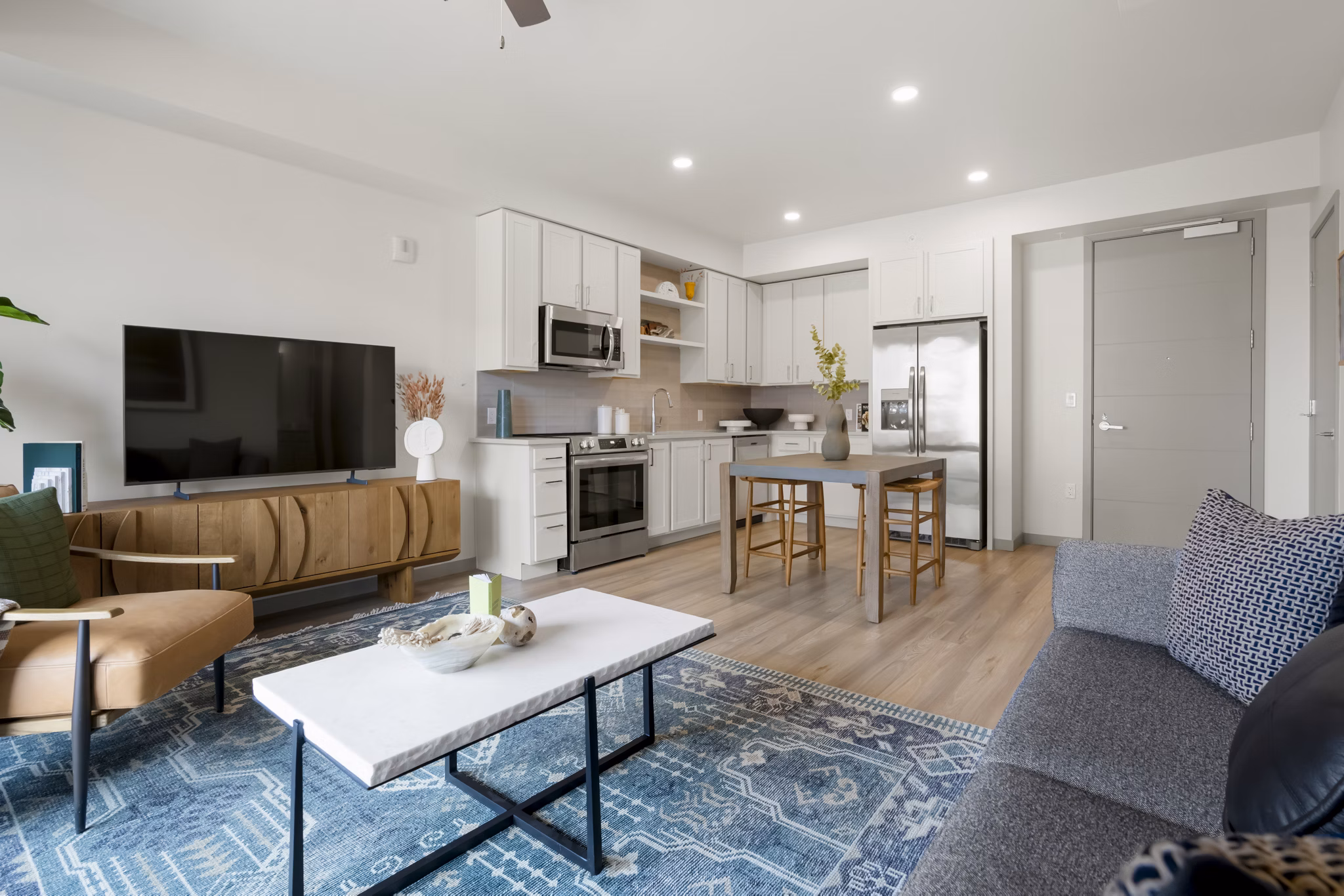 living room at Skyline at Highlands Apartments