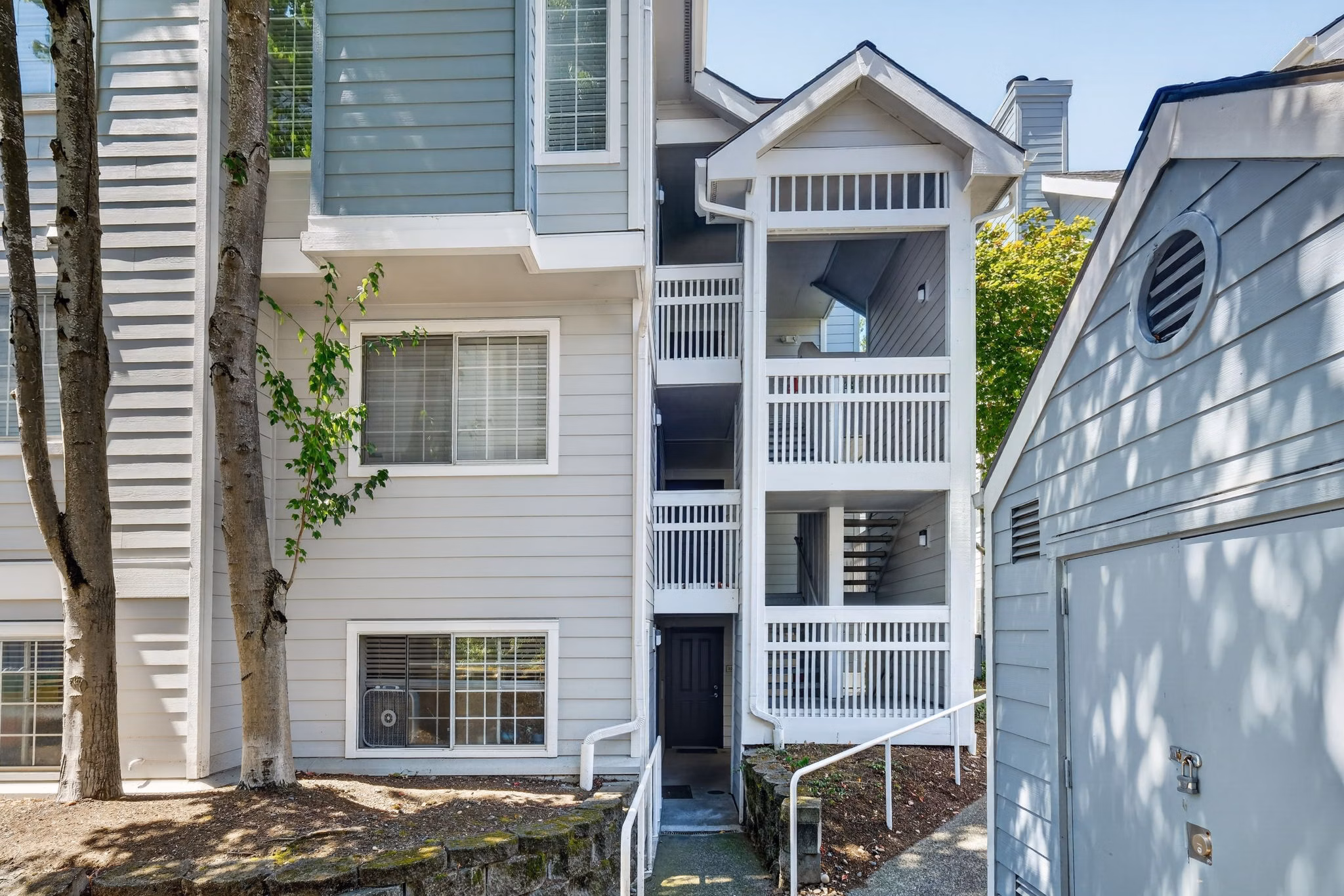 Building/Exterior at Sullivan's Ridge Apartments