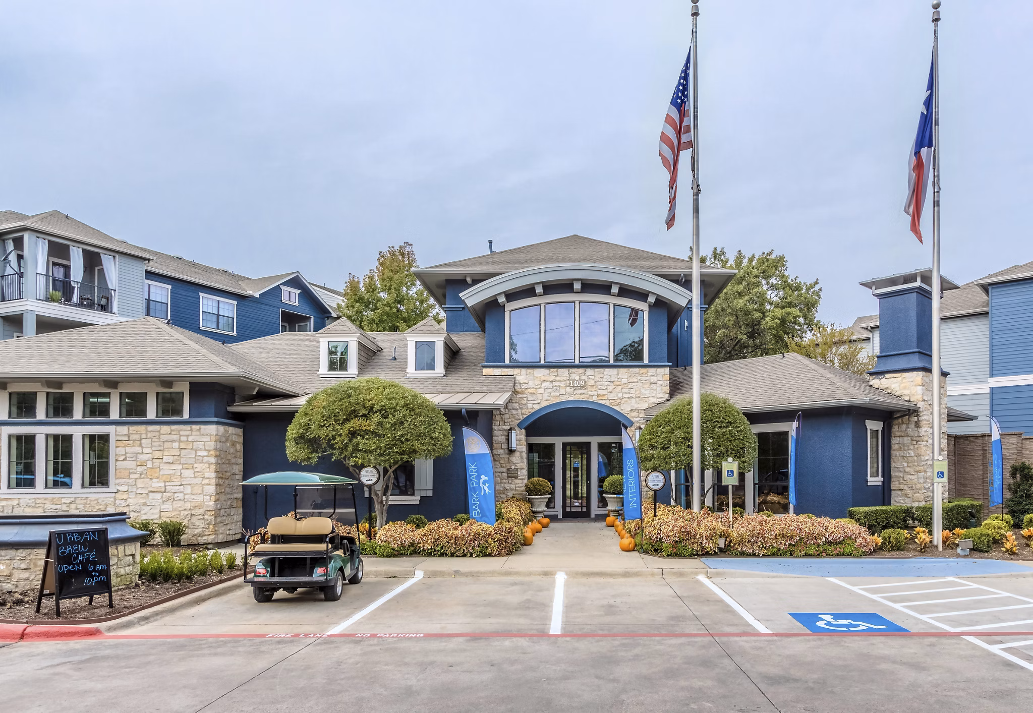 exterior at Urban House Apartments