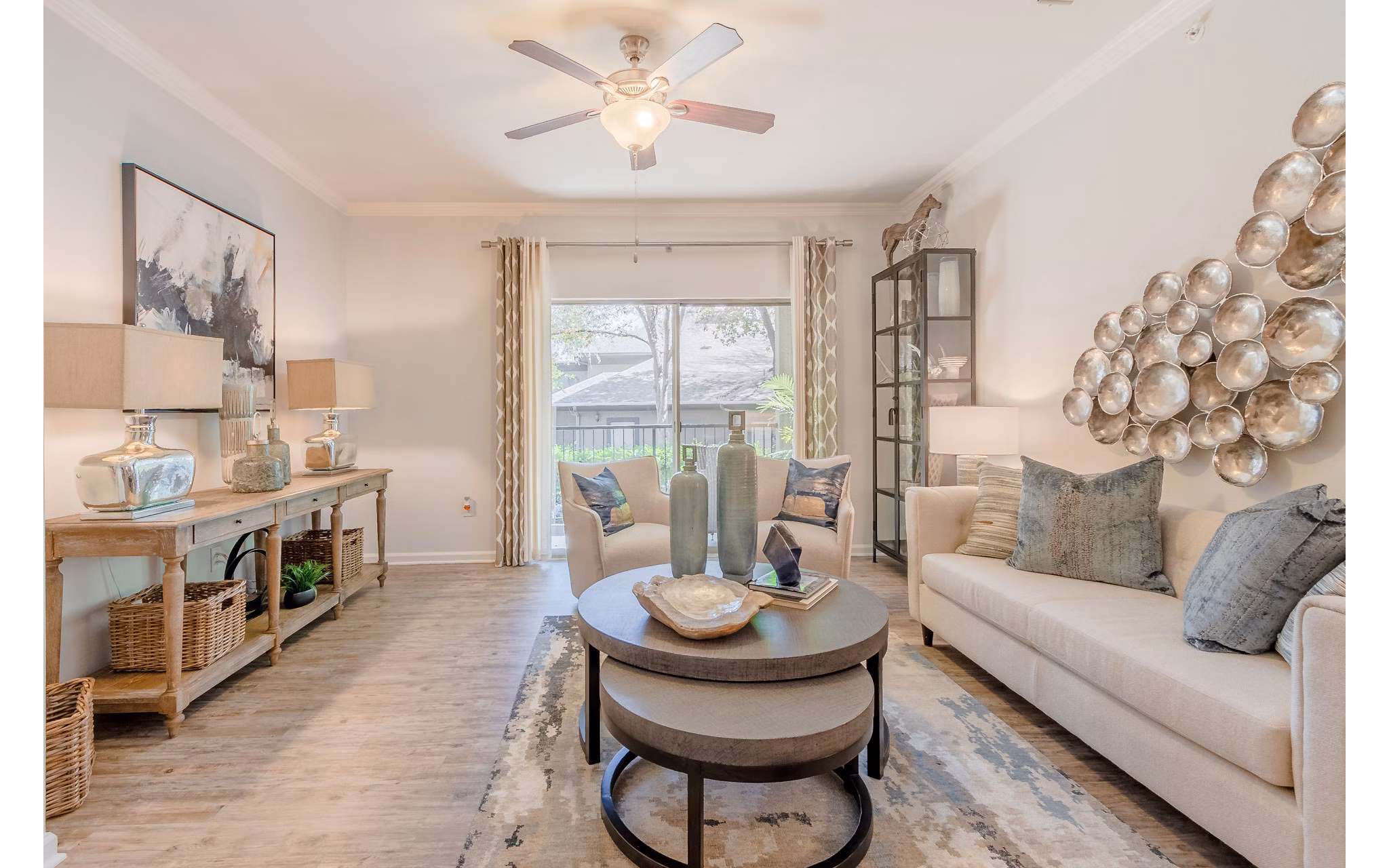 living room at Wildwood Creek Apartments