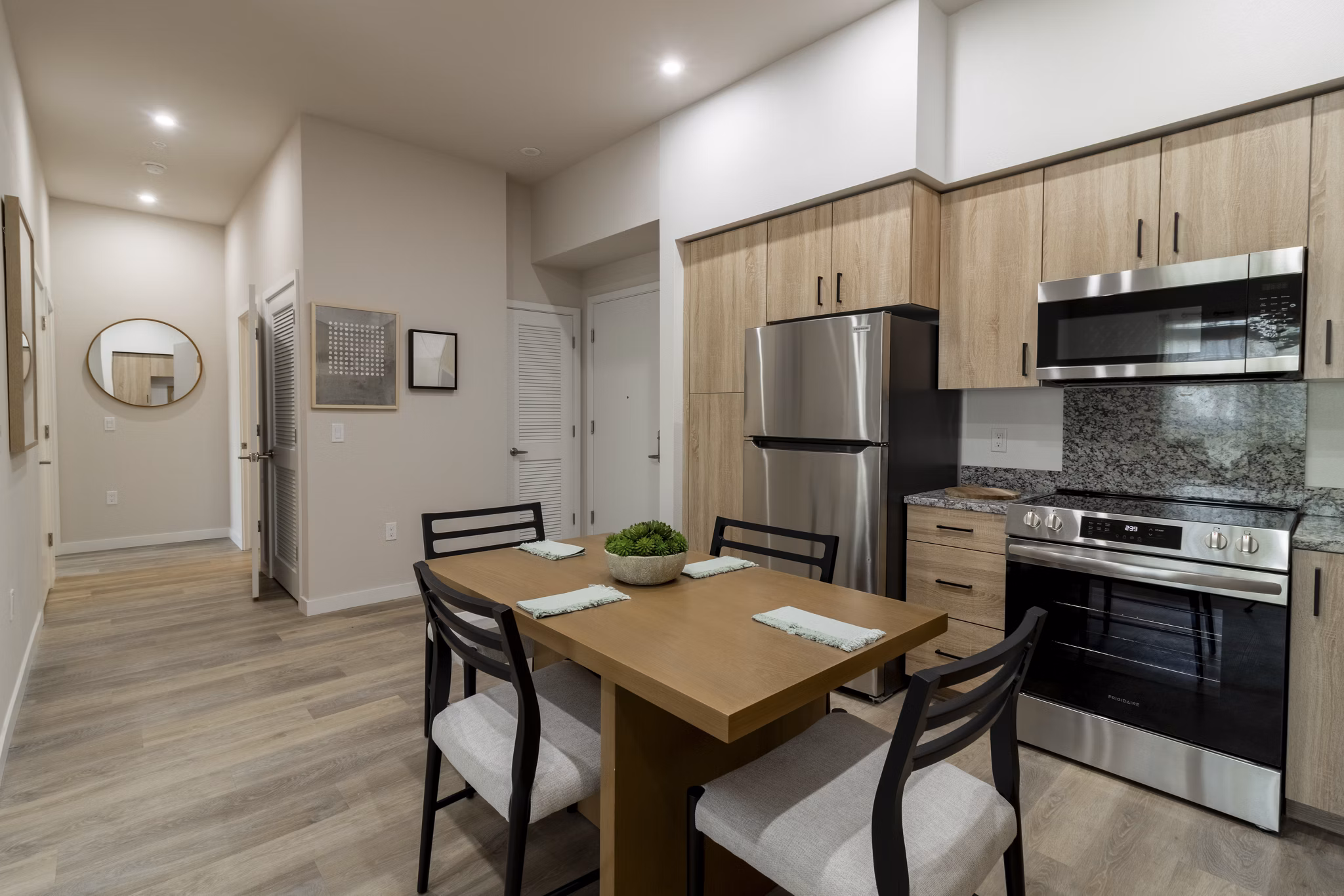 dining room at The Grove at Woodlake Apartments