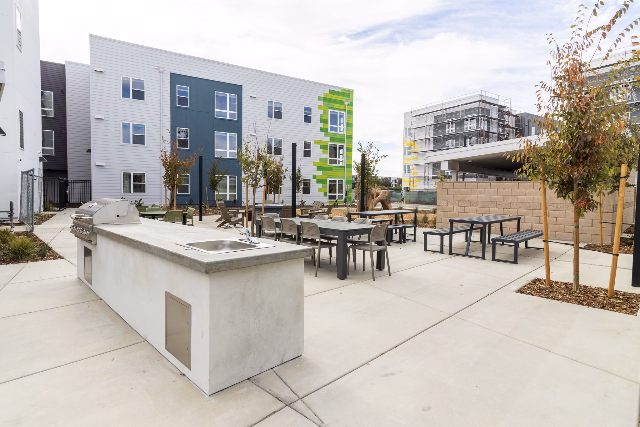 grill area at The Grove at Woodlake Apartments