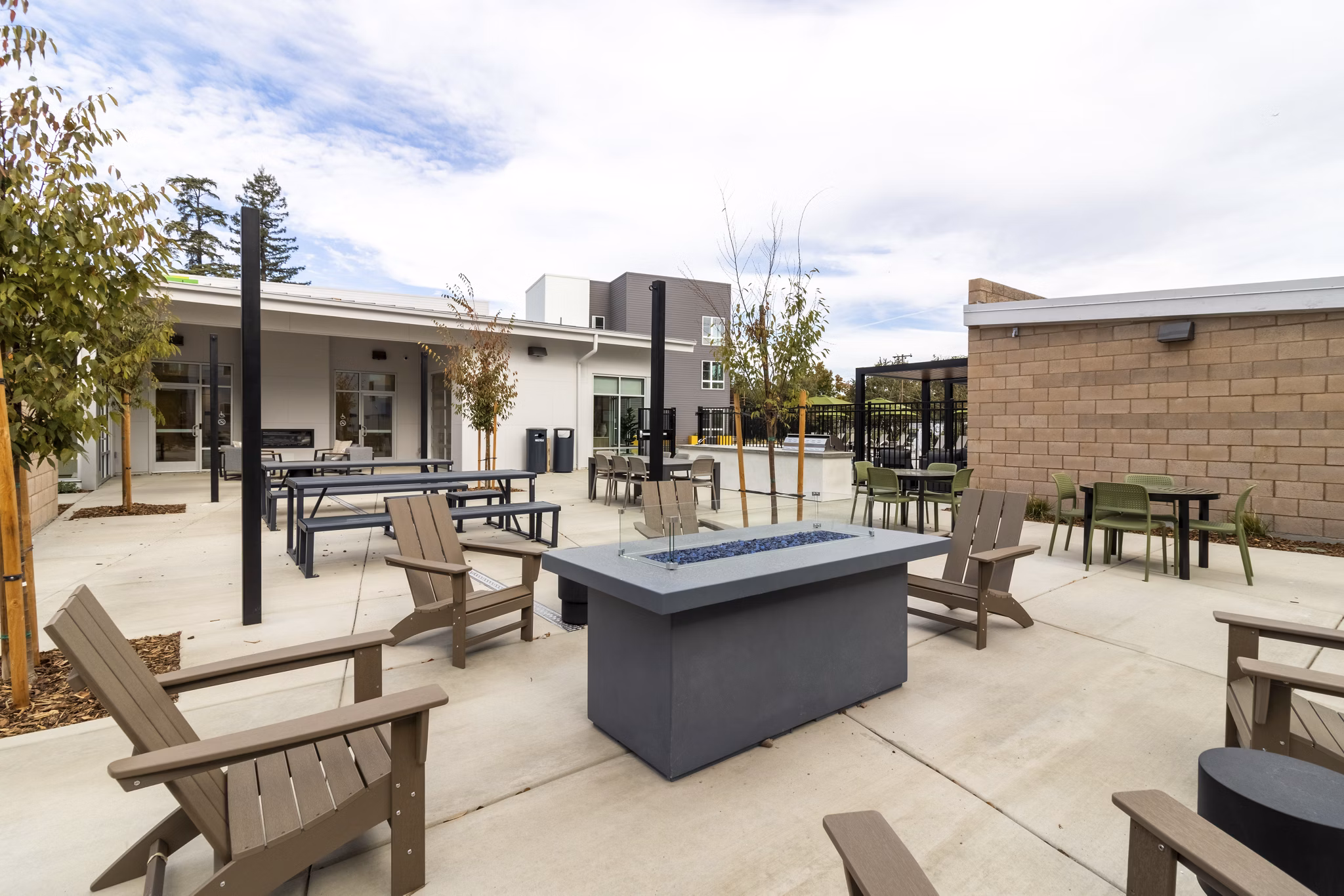 grill area at The Grove at Woodlake Apartments