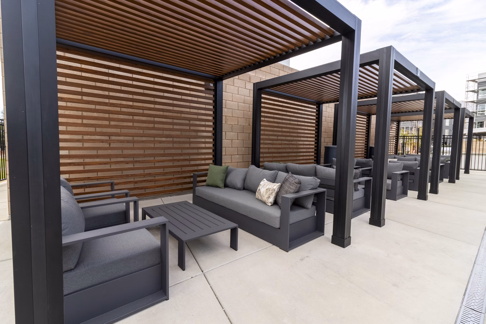 grill area at The Grove at Woodlake Apartments