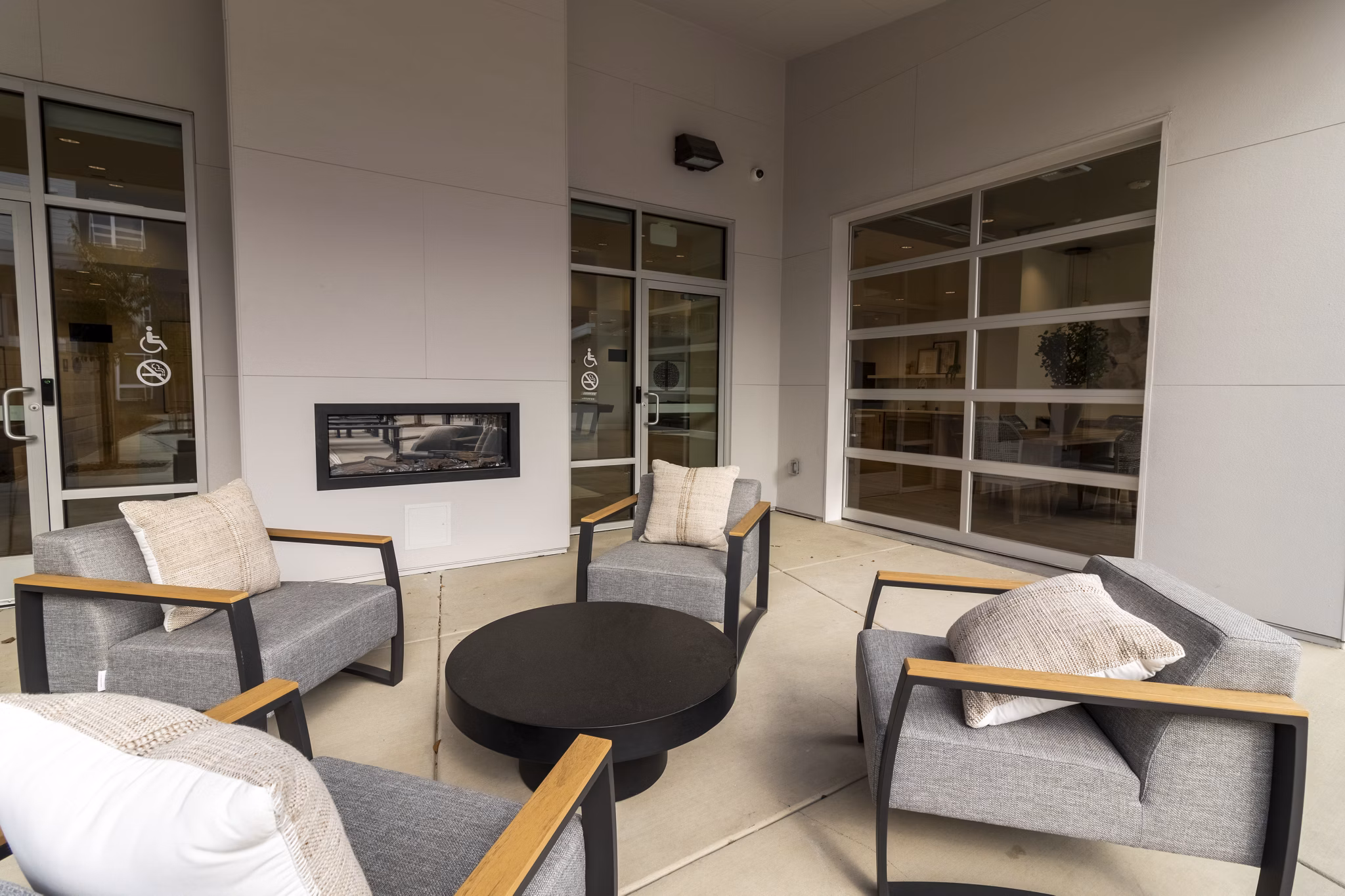 patio at The Grove at Woodlake Apartments