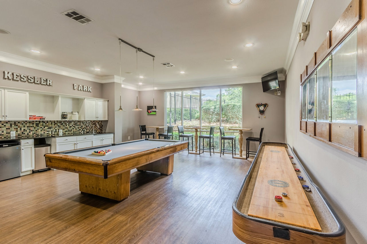 Game room at Grand Estates At Kessler Park (1 of 2)