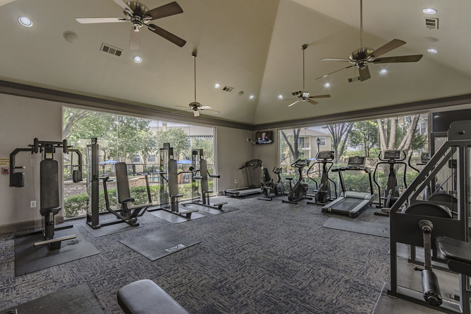 fitness center at Grand Estates at Kessler Park Apartments