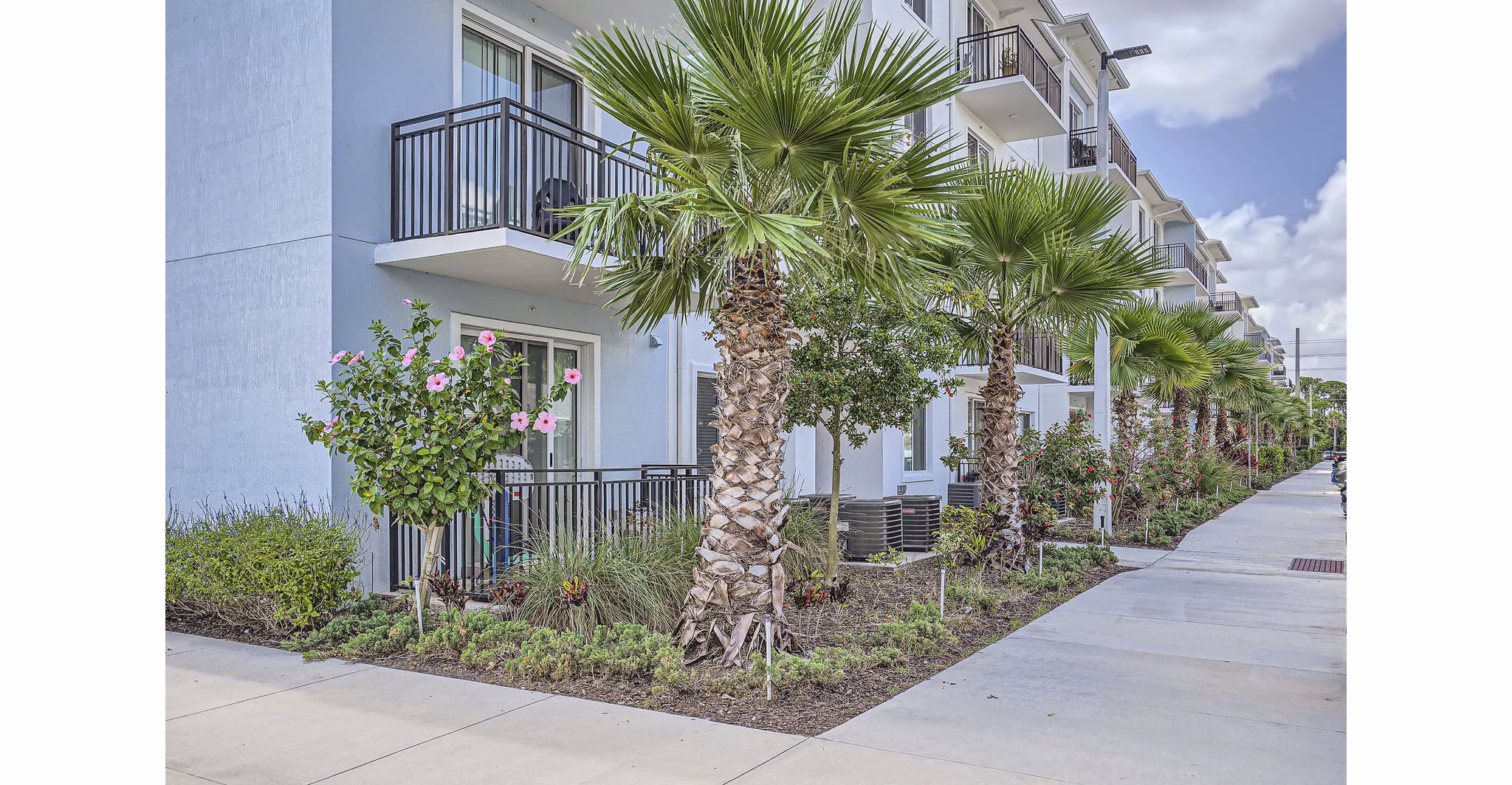exterior at River North Apartments