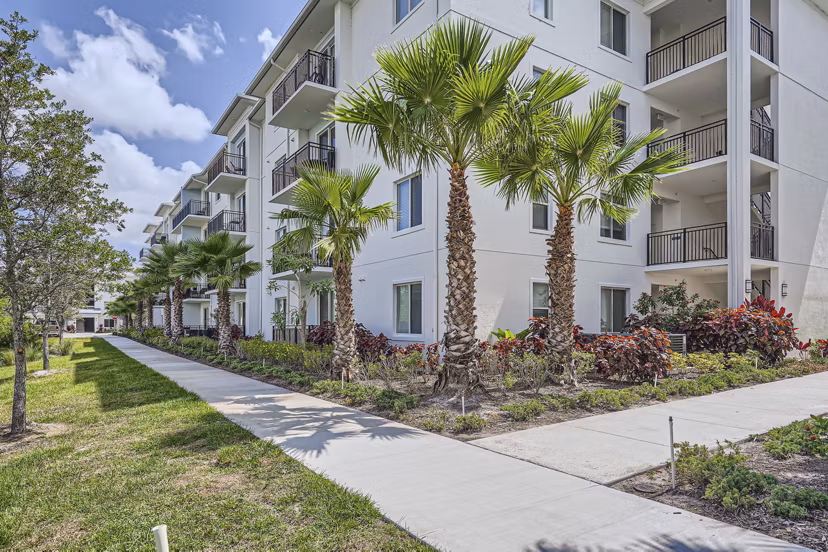 exterior at River North Apartments