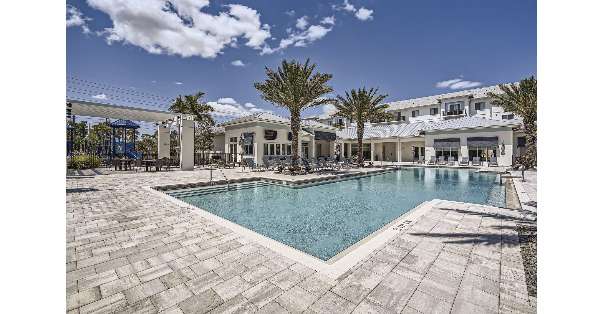 pool at River North Apartments