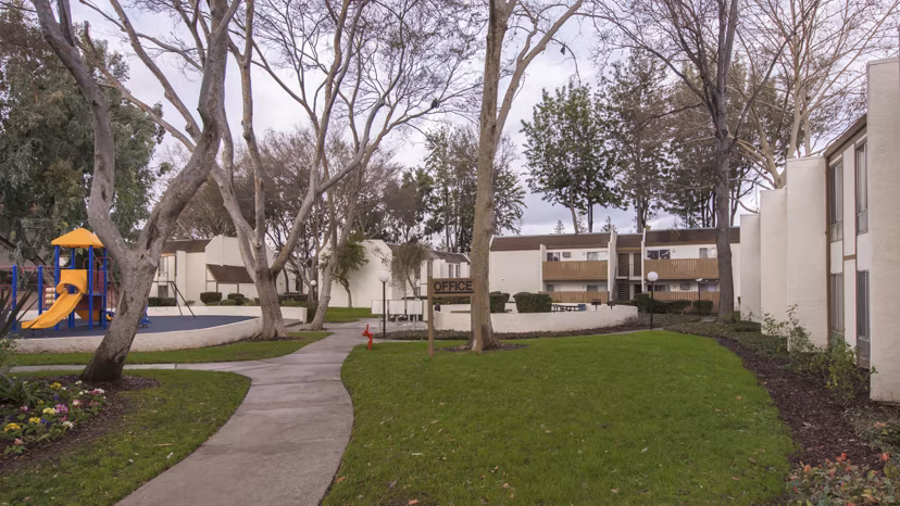 building/exterior at Lawrence Road Apartments