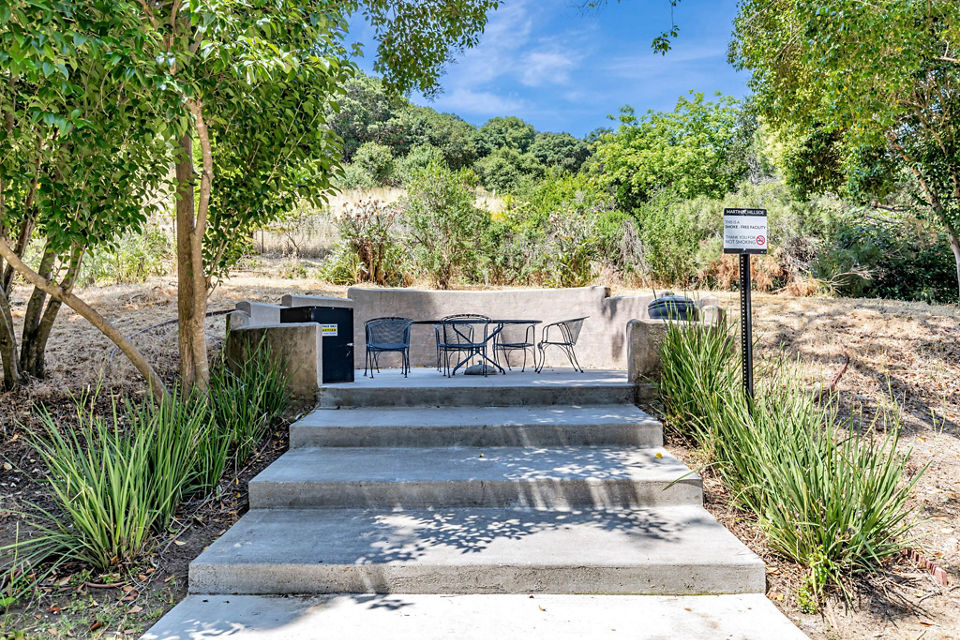patio at Martinez Hillside Apartments